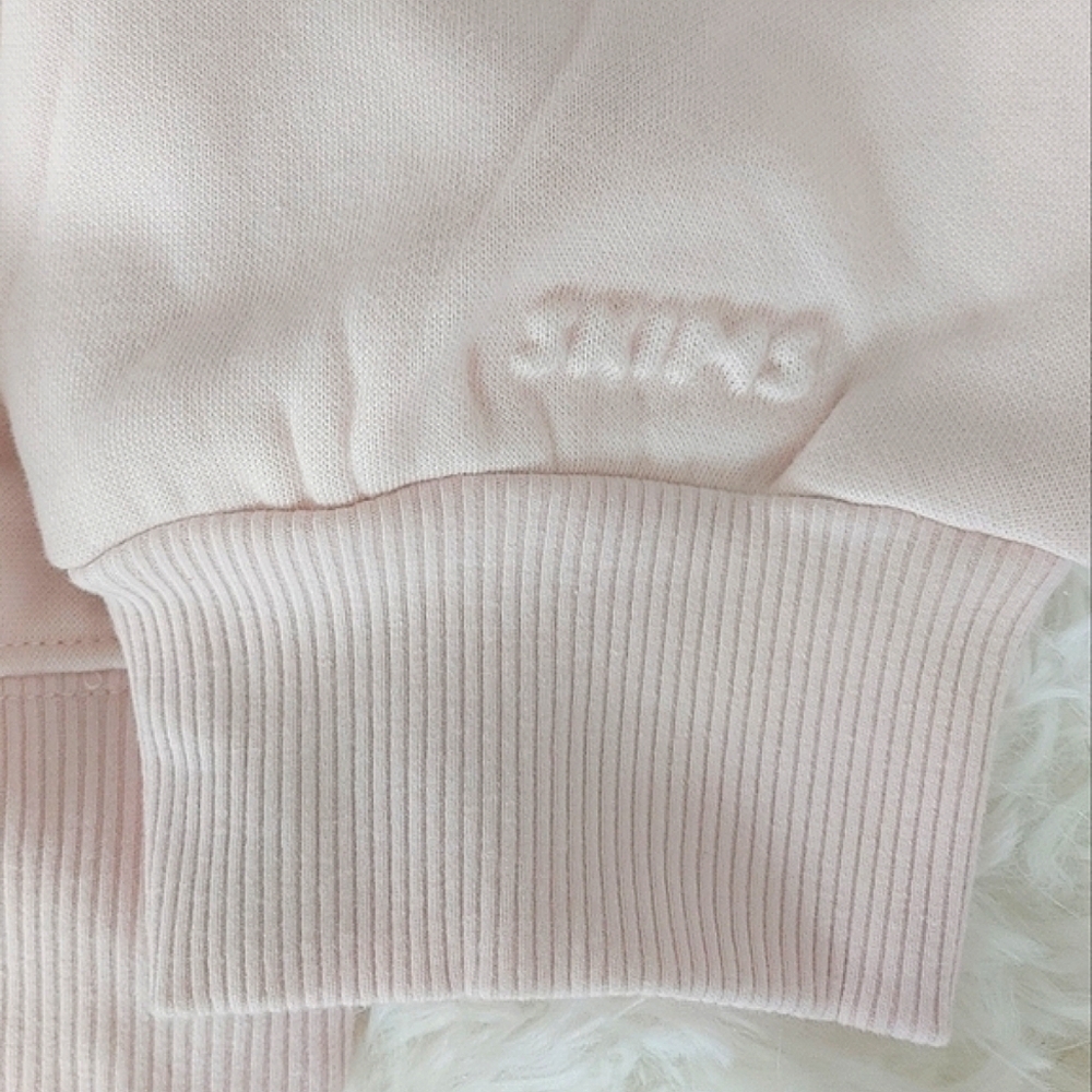 SKIMS Cotton Fleece Crew Neck Sweatshirt - Picture 9 of 15